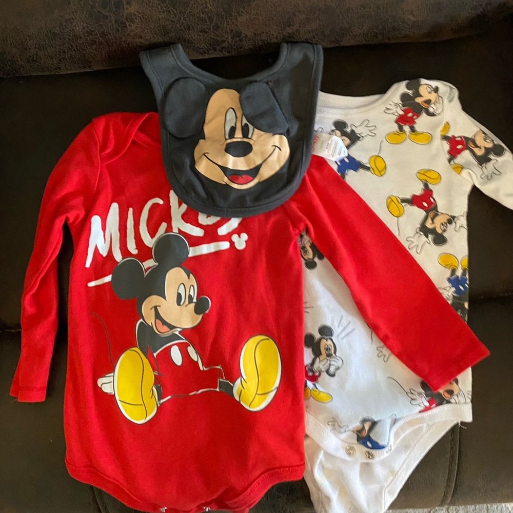 Mickey bodysuits set
